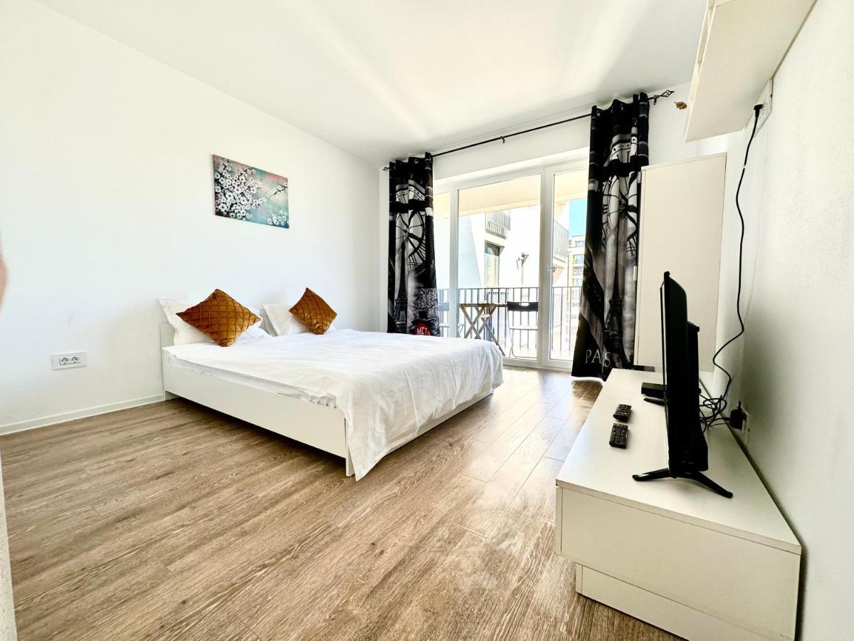 Kasper Coresi Mall - Rise Private Apartments & Suites Brasov Exterior photo
