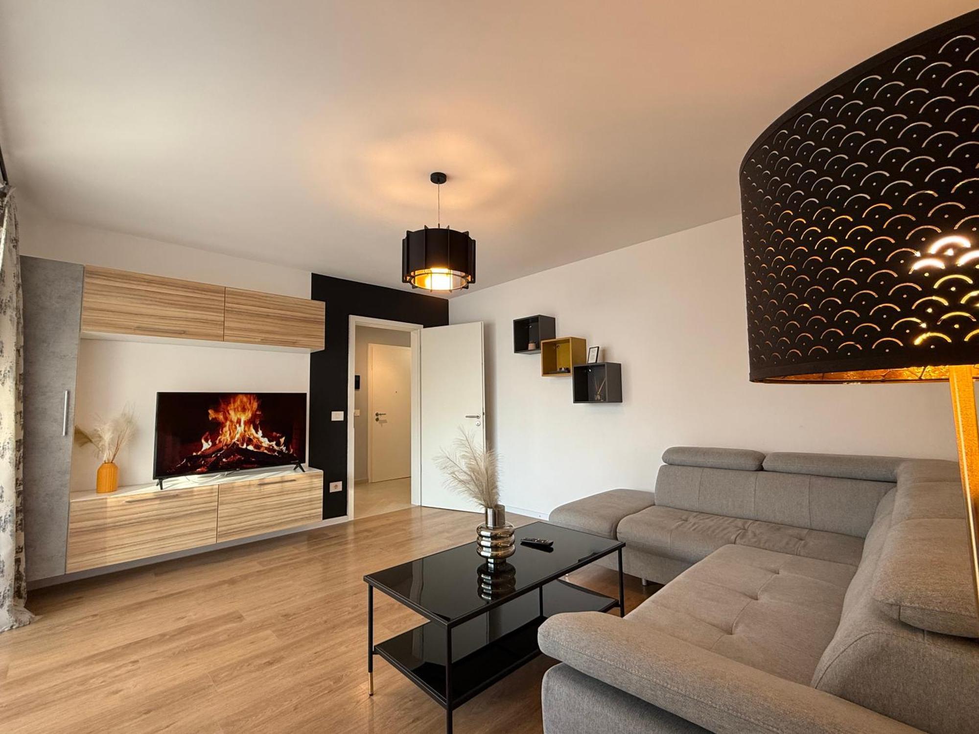 Kasper Coresi Mall - Rise Private Apartments & Suites Brasov Exterior photo